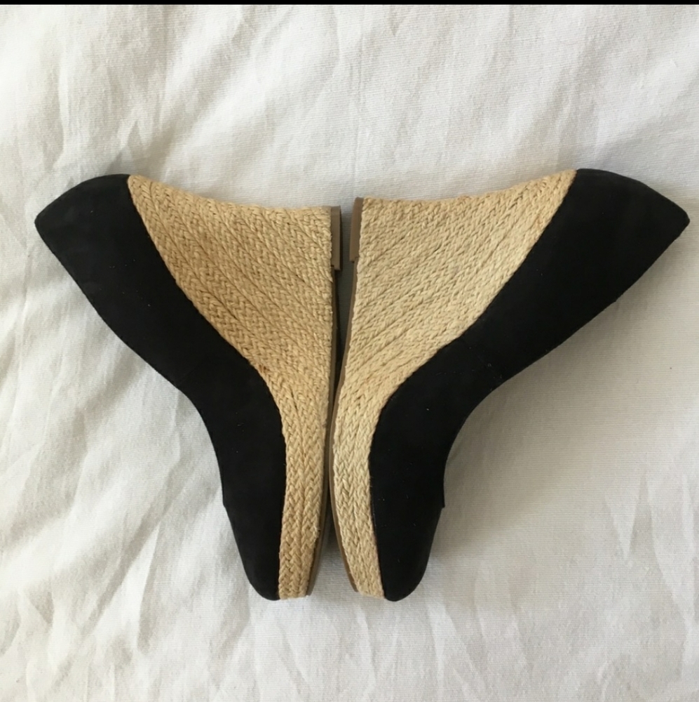 Black wedge